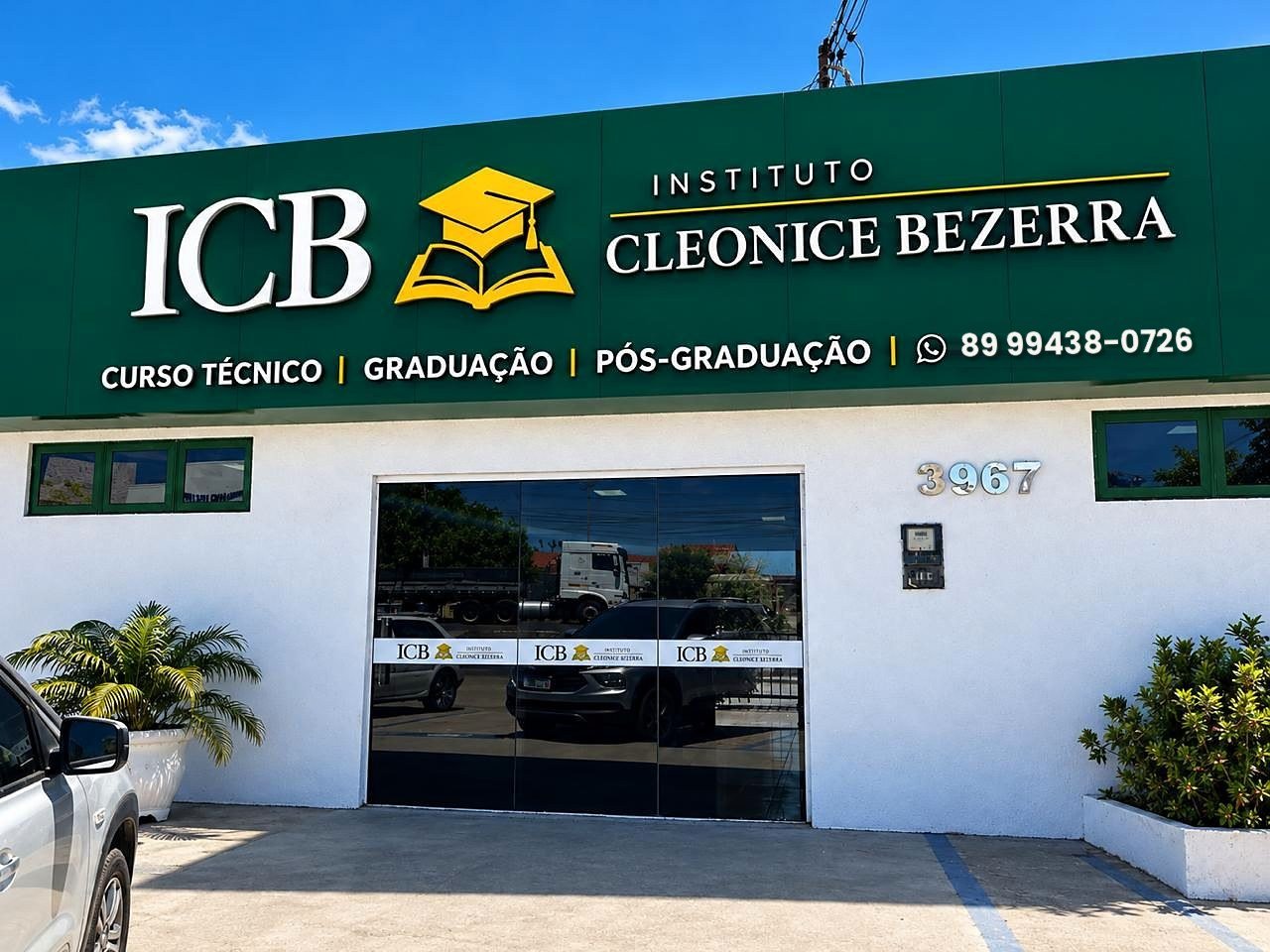 Fachada do Instituto Cleonice Bezerra em Picos